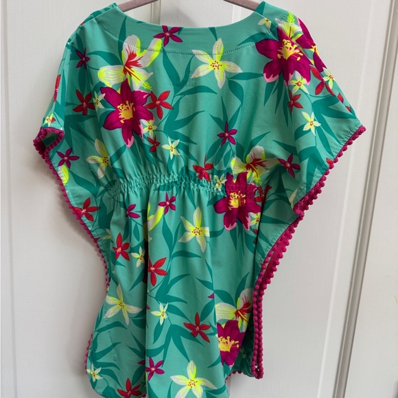 NWOT Circo 3T Girls Floral Green Poncho Coverup - Picture 7 of 7